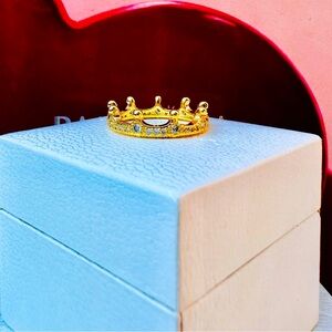 Authentic pand ring size 8 comes with dust bag 🌺🌺🌺🌹🌷🌹🌺🍄🌺🌹🌷🍄🍄🌷🌹💐